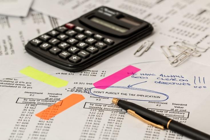 Calculator and notes, choosing an accountant